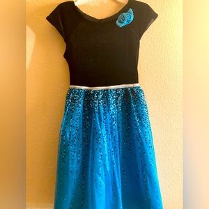 Beautiful girl’s formal dress. Worn once.